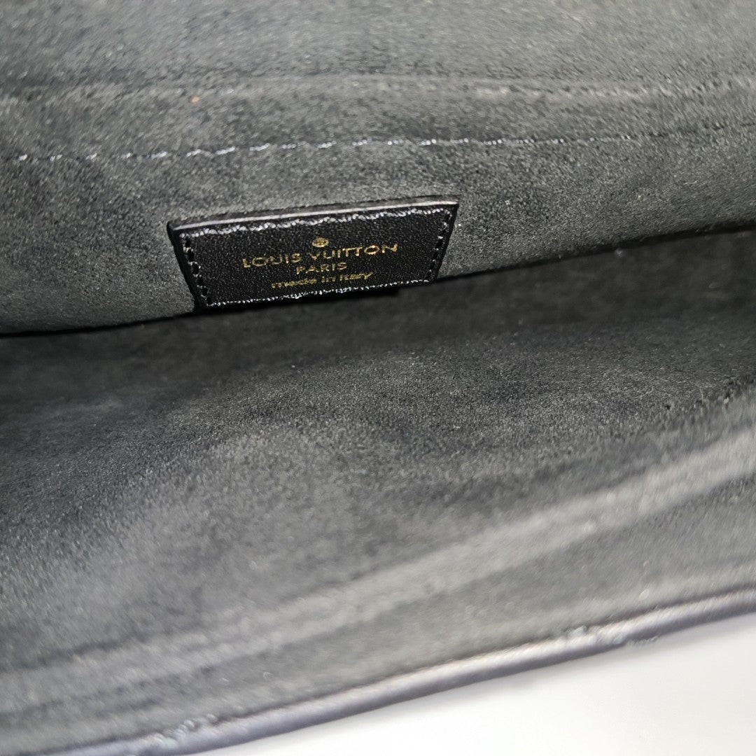 NEW WAVE PM Quilted Calfskin Black
