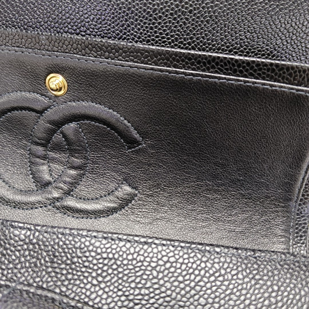 CLASSIC FLAP Medium Quilted Grained Calfskin Black