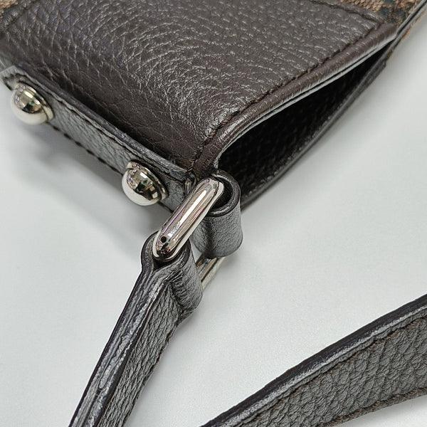 Monogram Canvas Brown
