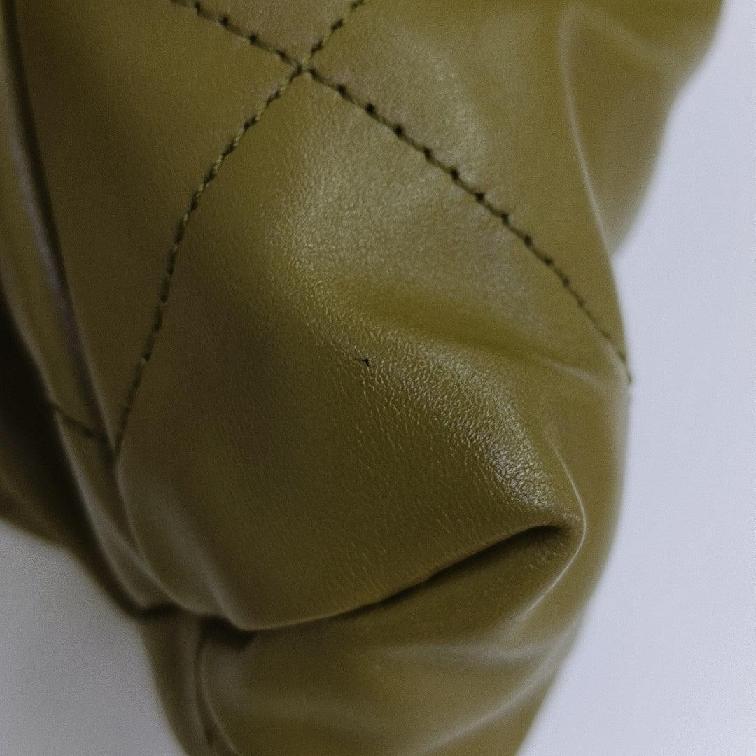 CHANEL 22 Small Quilted Calfskin Green