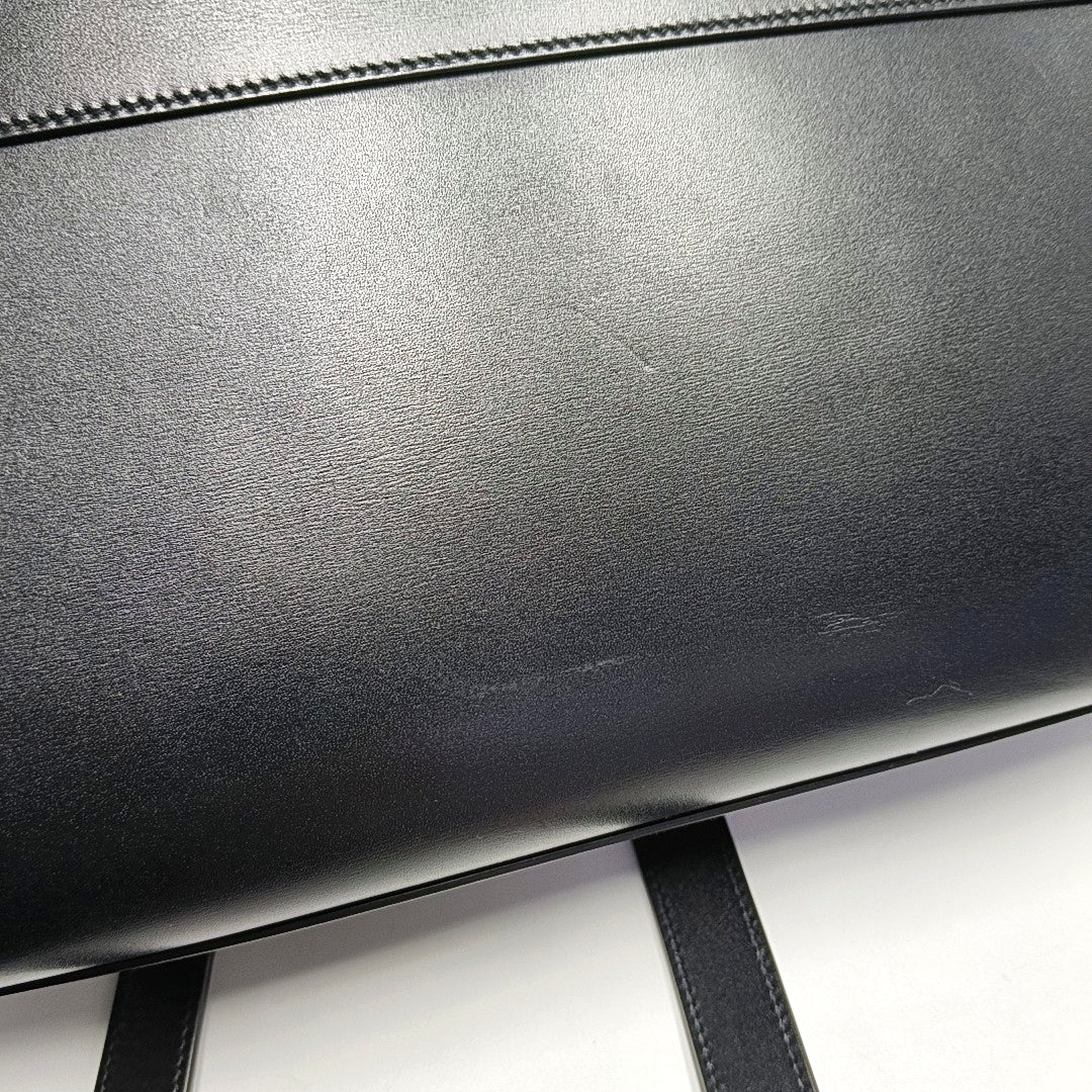 MANHATTAN Medium Calfskin Black