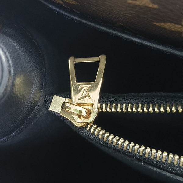 DOUBLE V Monogram Calfskin Black