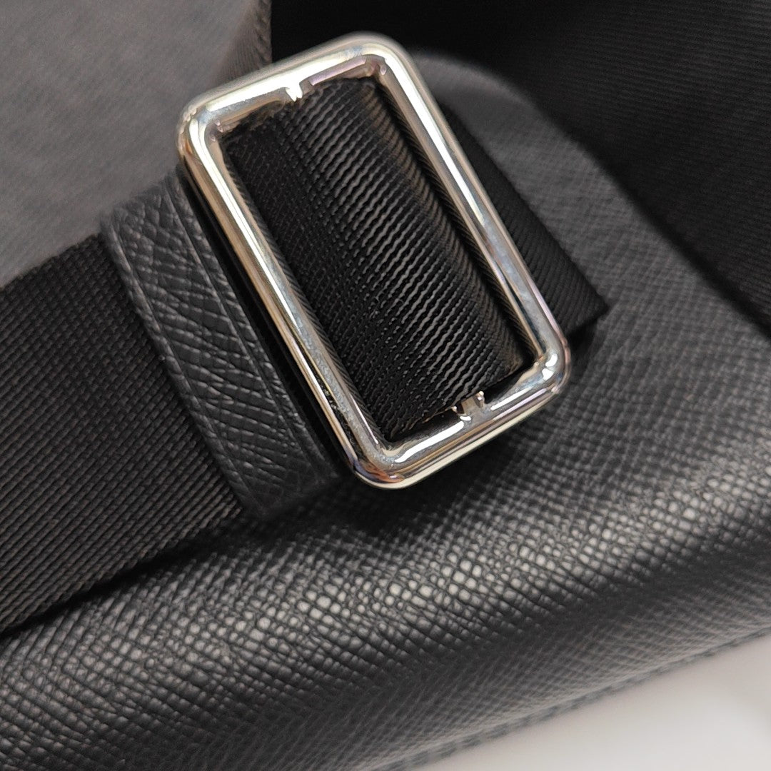 ALEX Calfskin Black