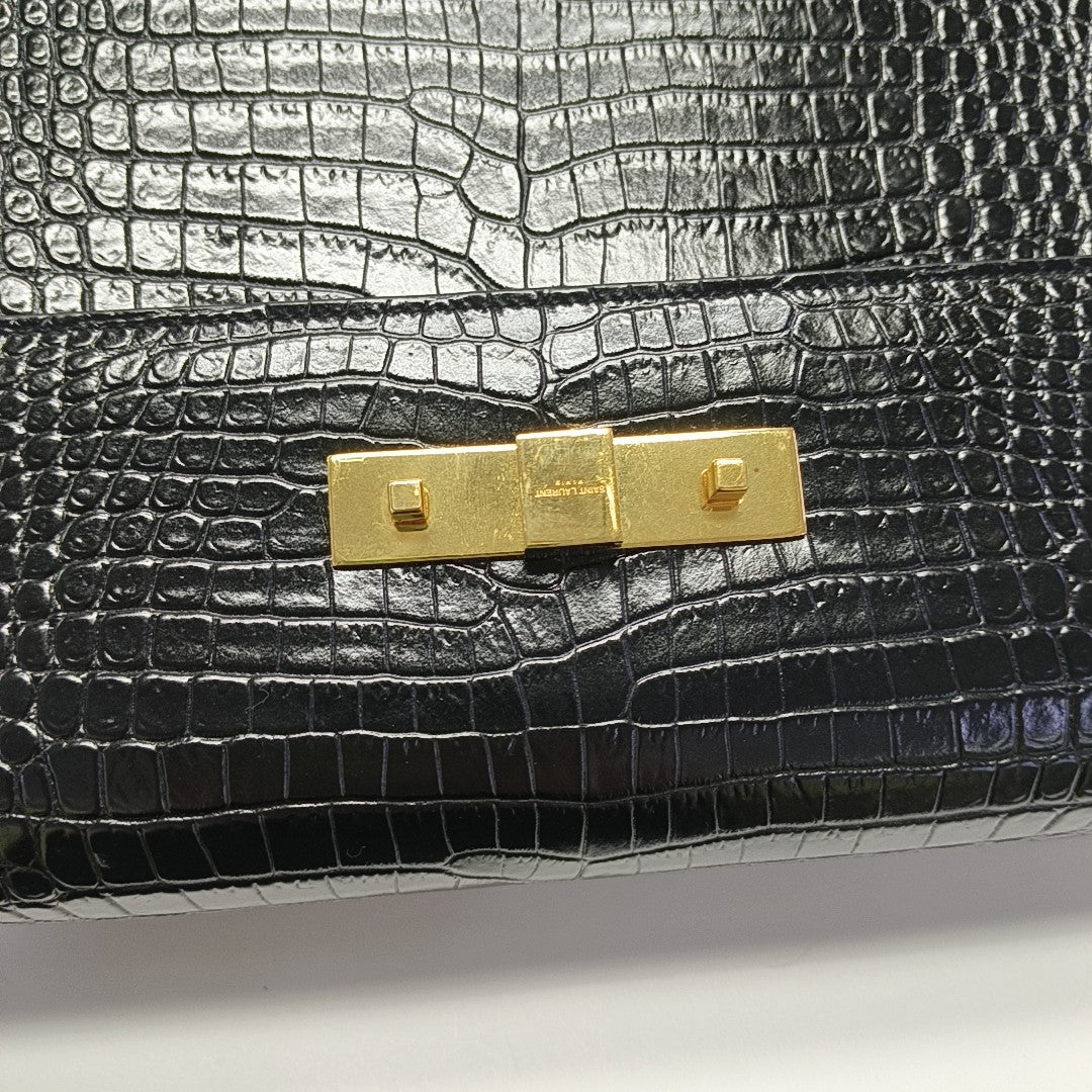 MANHATTAN Medium Calfskin Black