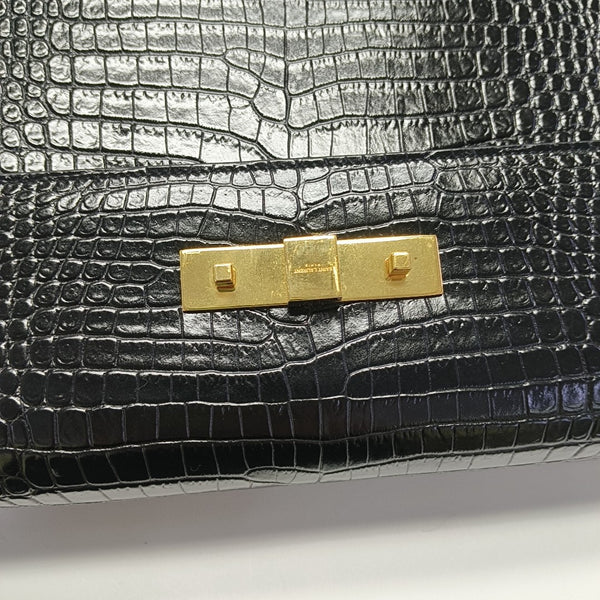 MANHATTAN Medium Calfskin Black