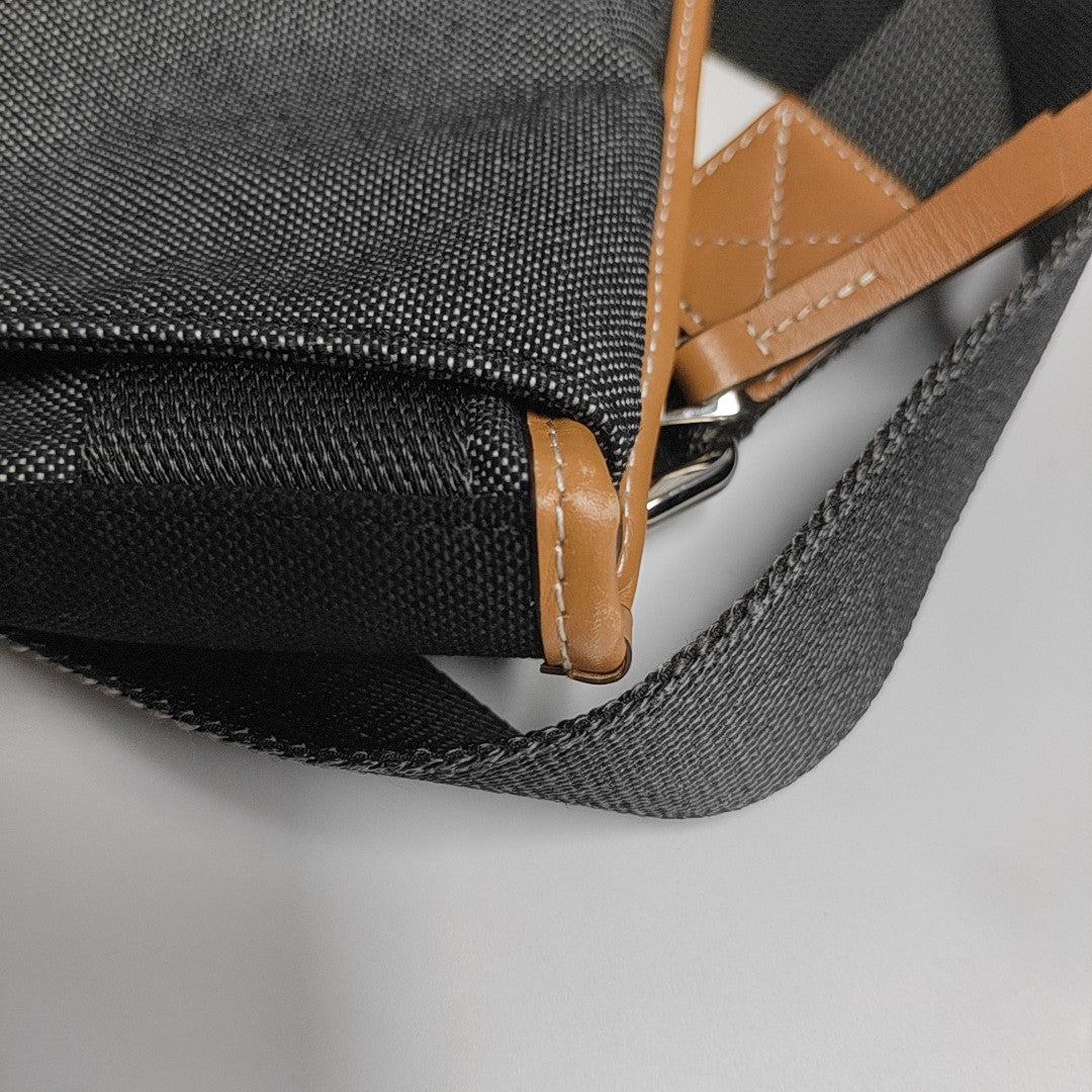 Eye/loewe/nature Canvas Black