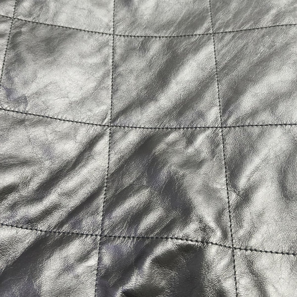 CHANEL 22 Medium Quilted Calfskin Black