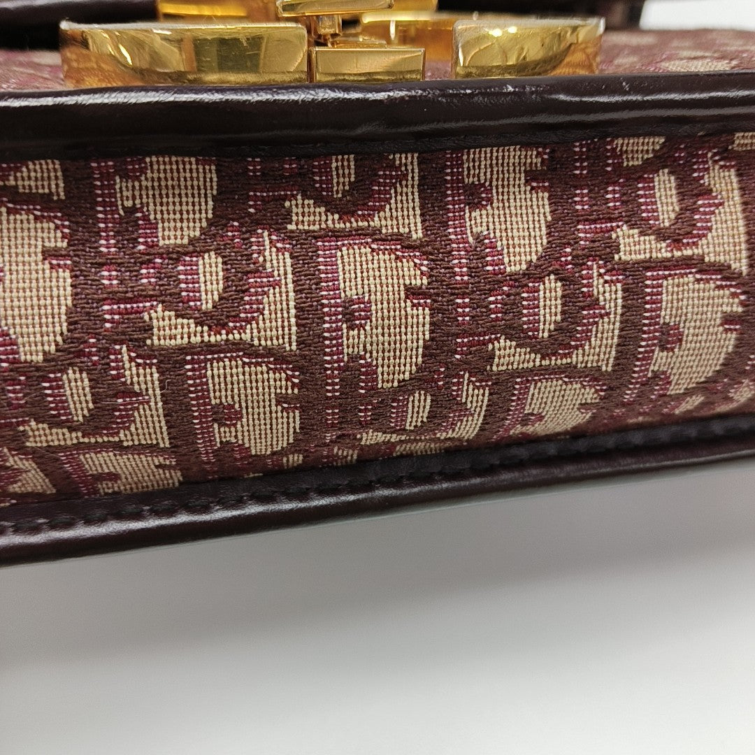 30 Montaigne Oblique Canvas Red