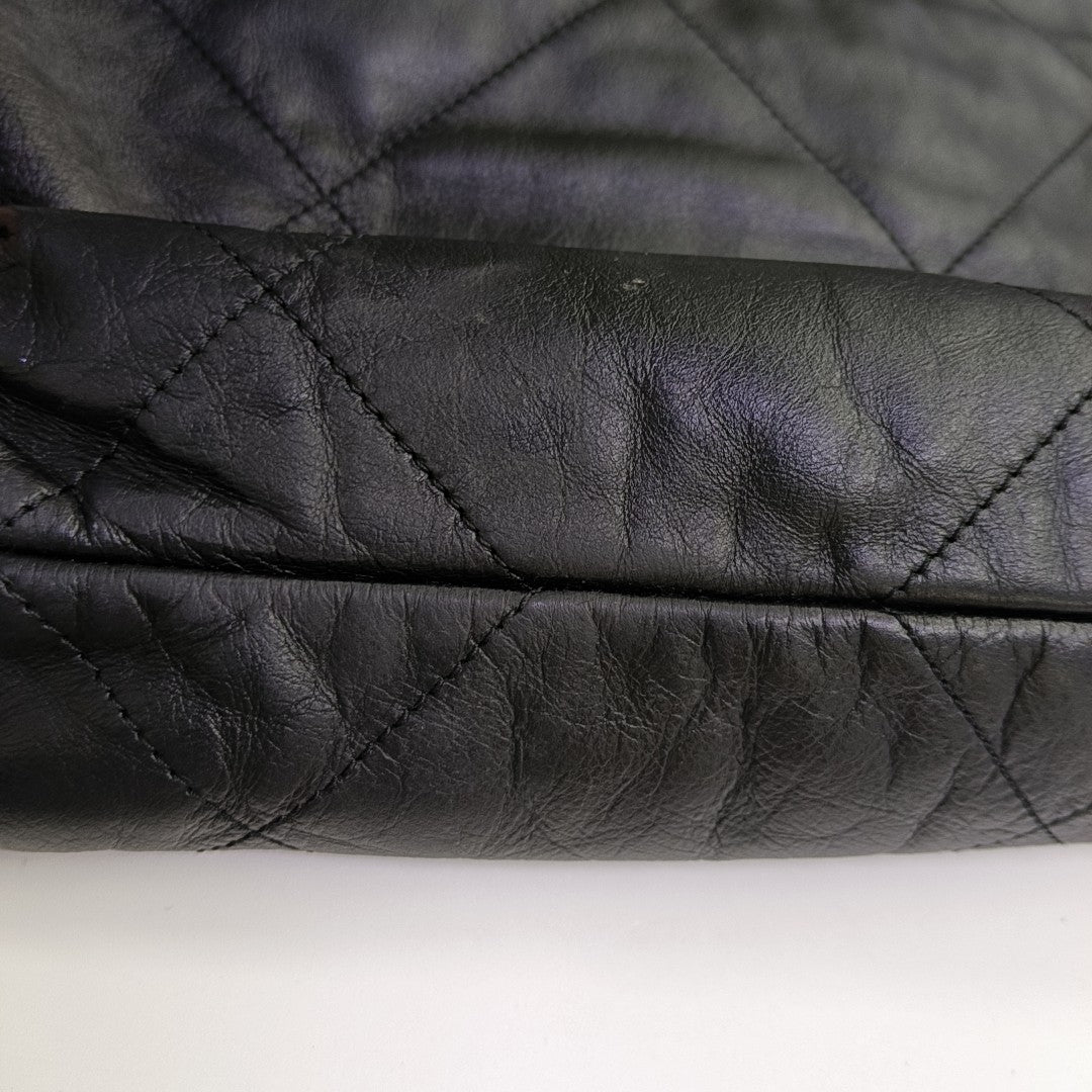 CHANEL 22 Small Quilted Calfskin Black