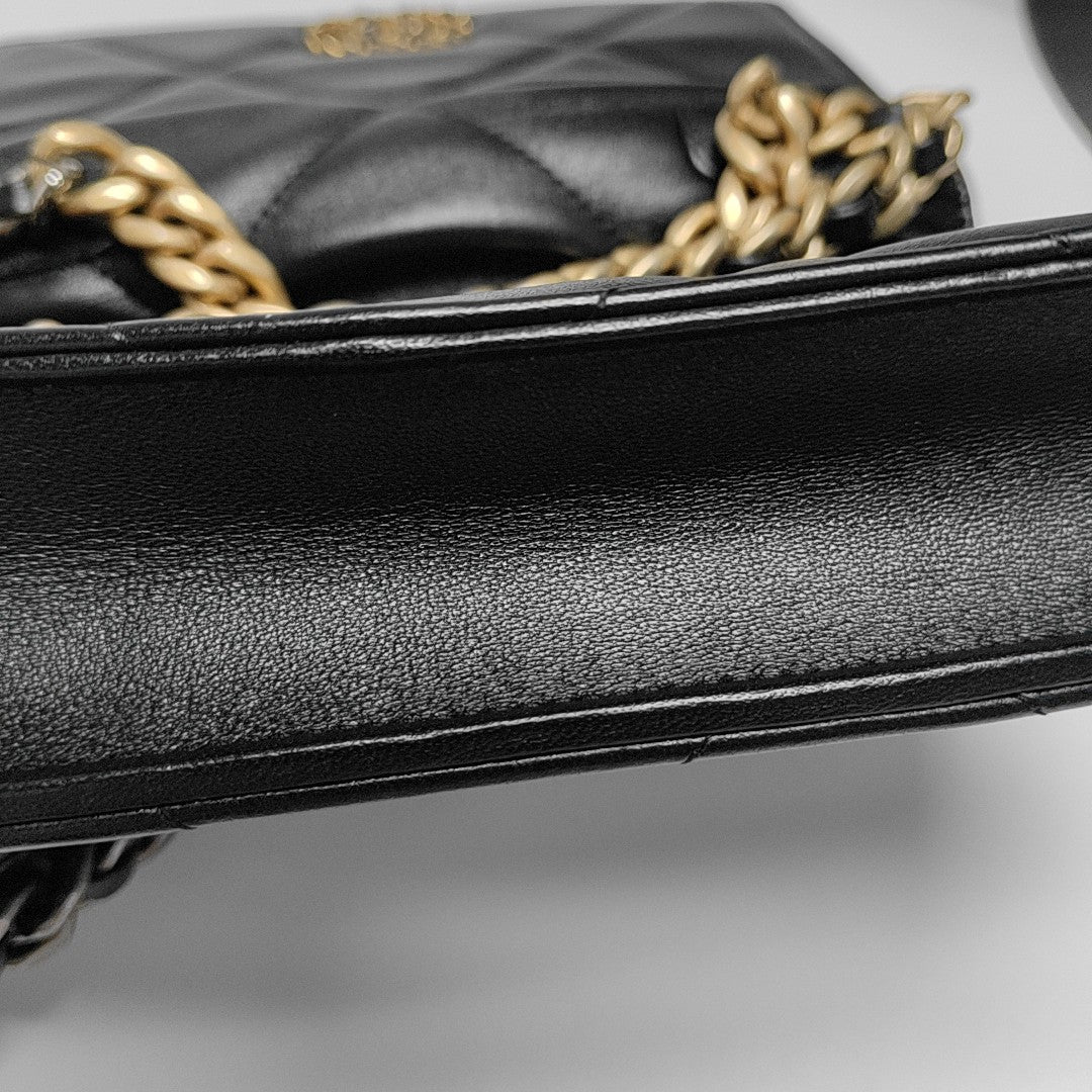 CHANEL 19 WOC Quilted Lambskin Black