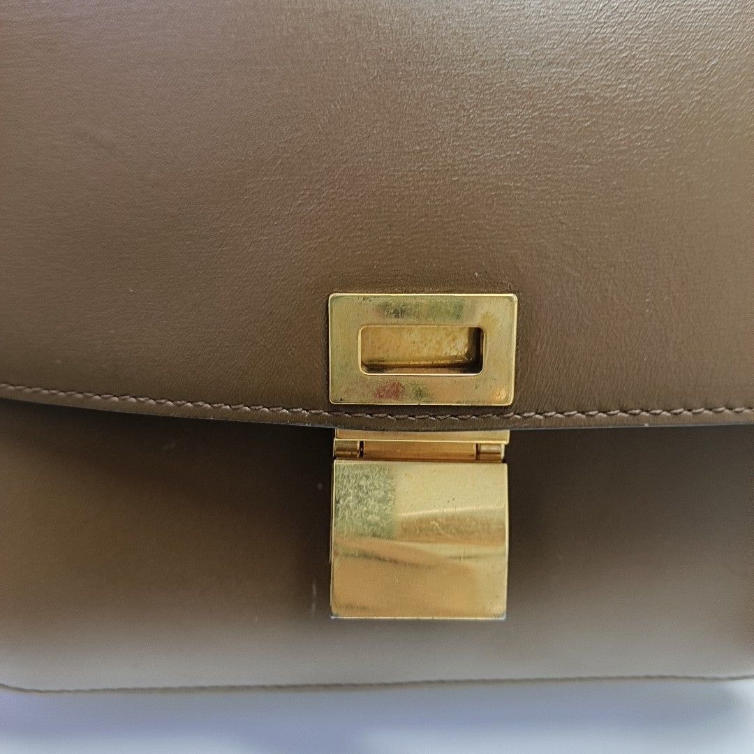 CLASSIC BOX Medium Calfskin Brown