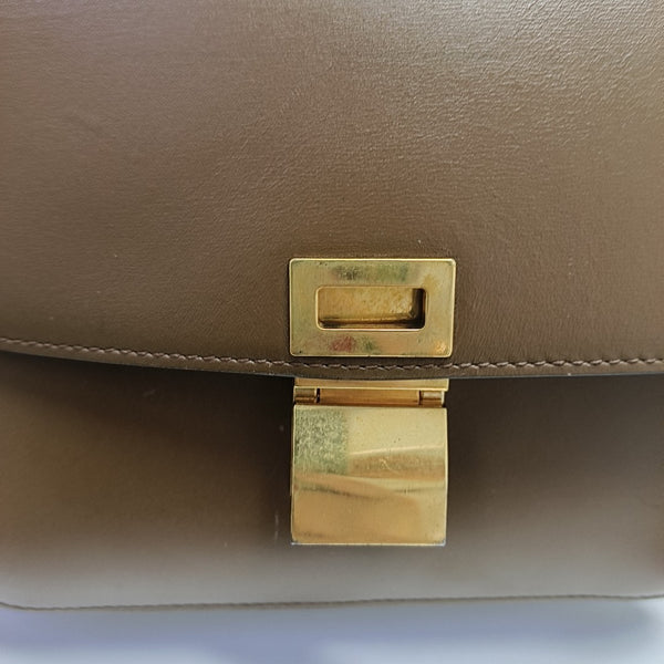 CLASSIC BOX Medium Calfskin Brown