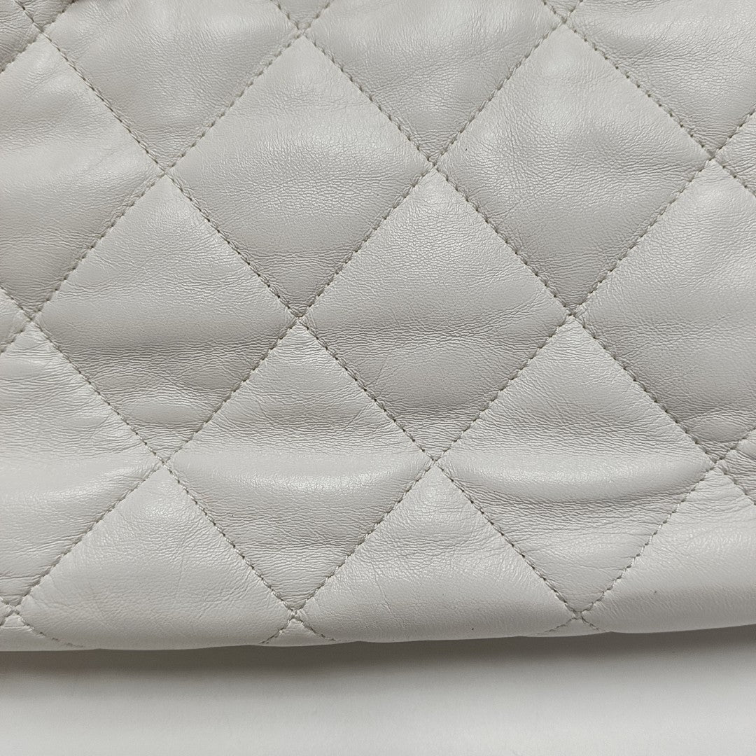 25P Quilted Lambskin White