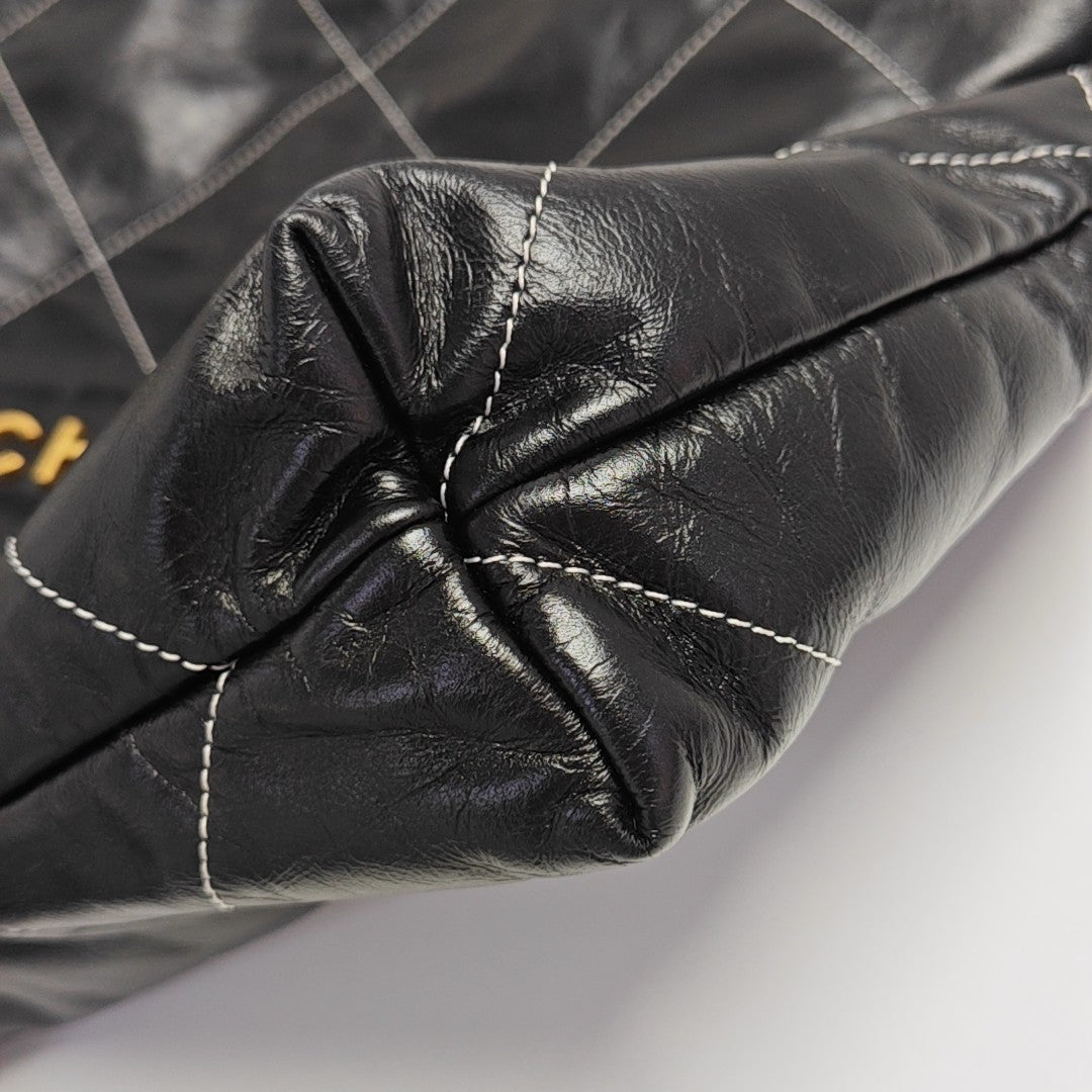 CHANEL 22 Small Quilted Calfskin Black
