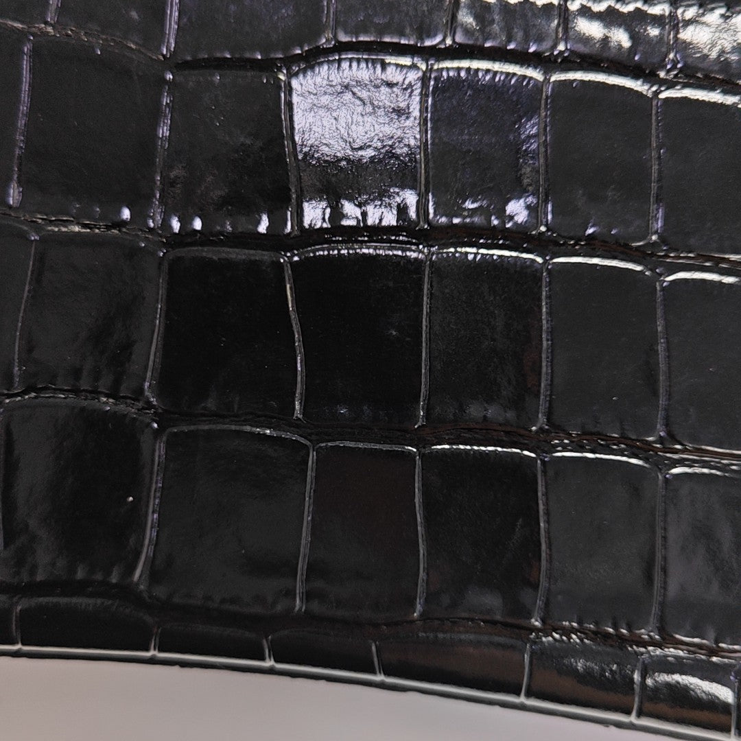 Hourglass Calfskin Black
