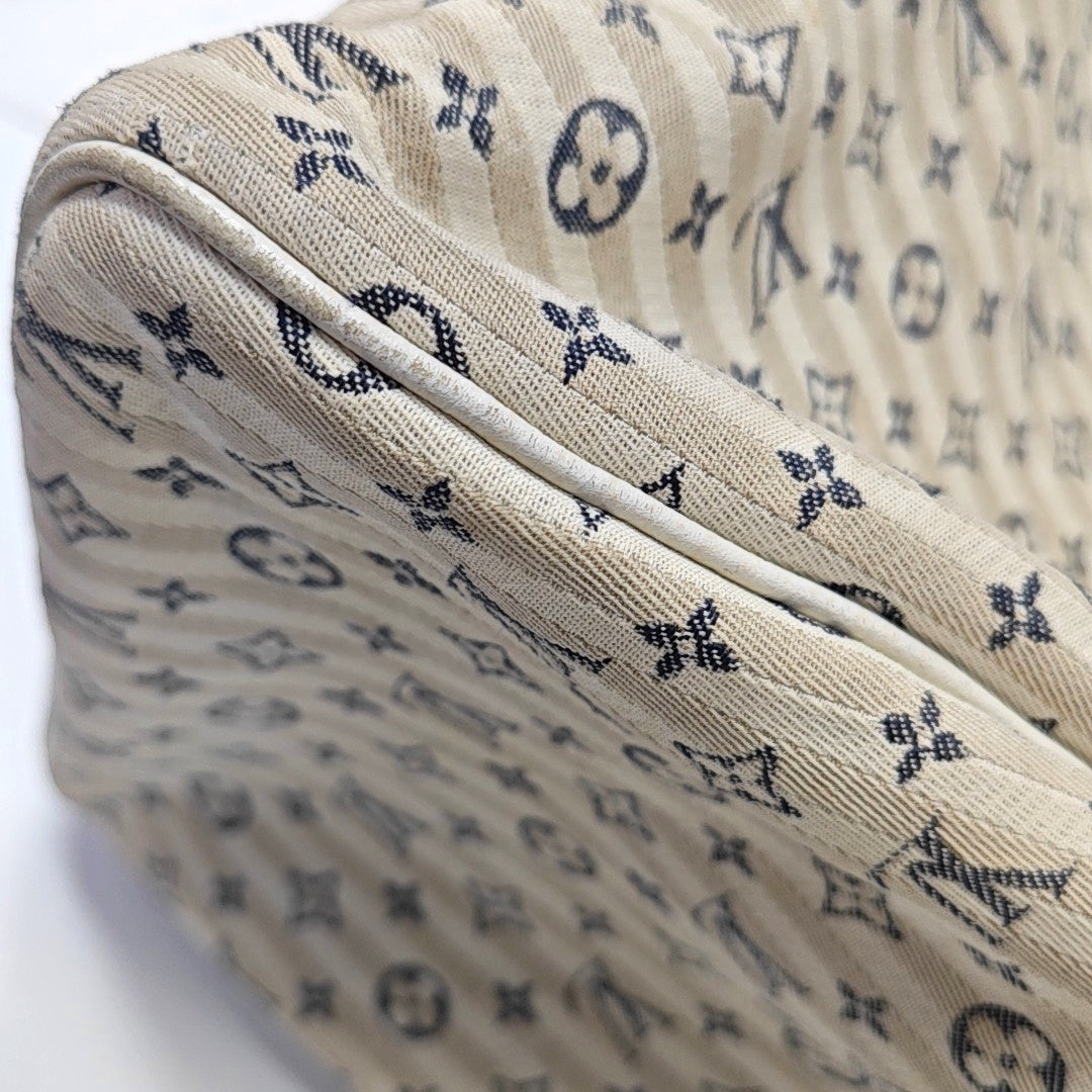 Authenticated pre-owned  SPEEDY 30 Monogram Canvas White - Top Handle Bag at Looply