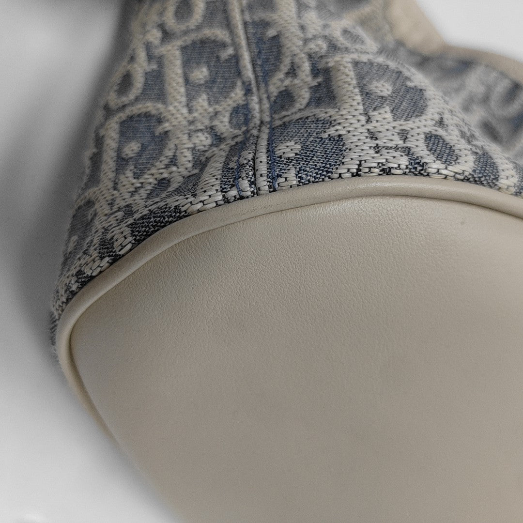 30 Montaigne Mini Oblique Canvas Blue