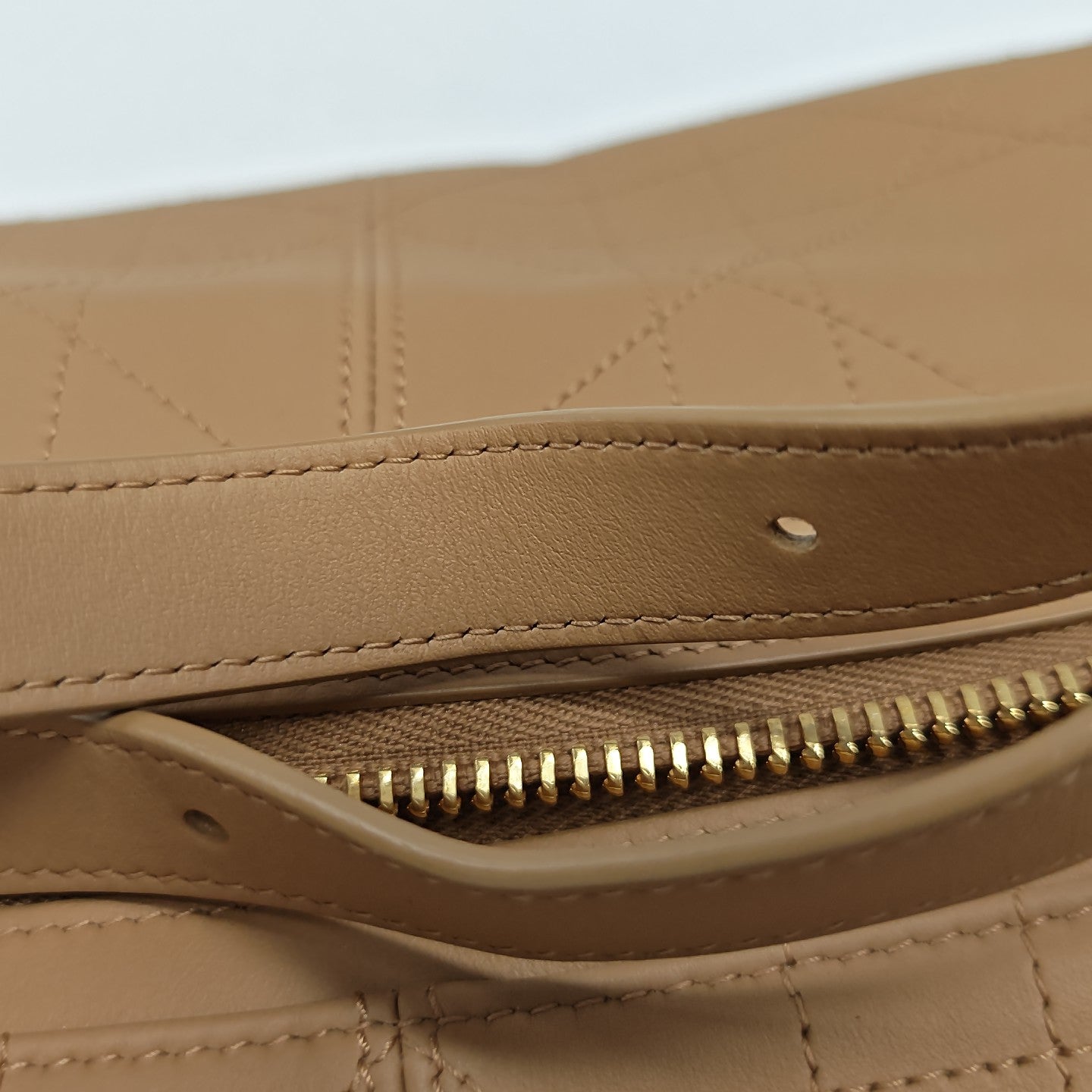 D-Journey Medium Cannage Calfskin Brown