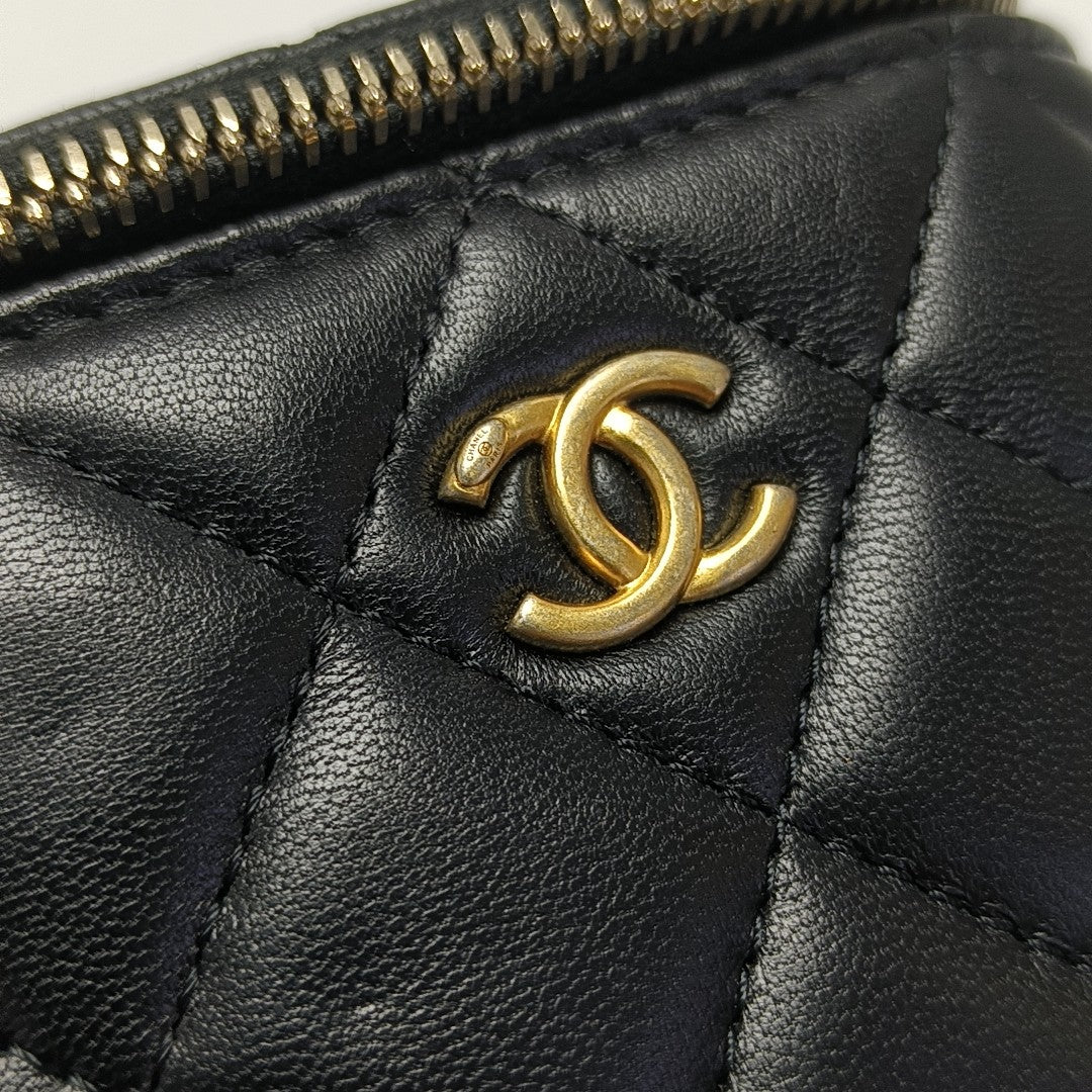 VANITY CASE Mini Quilted Lambskin Black