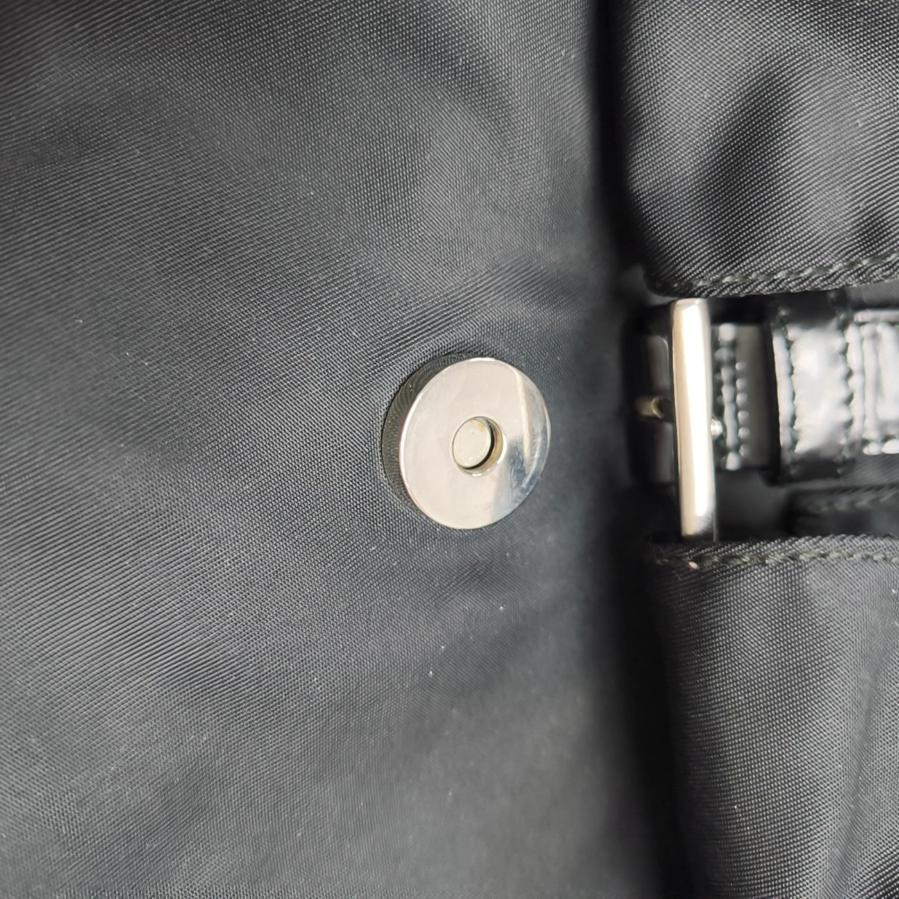 Vela Small Nylon Black
