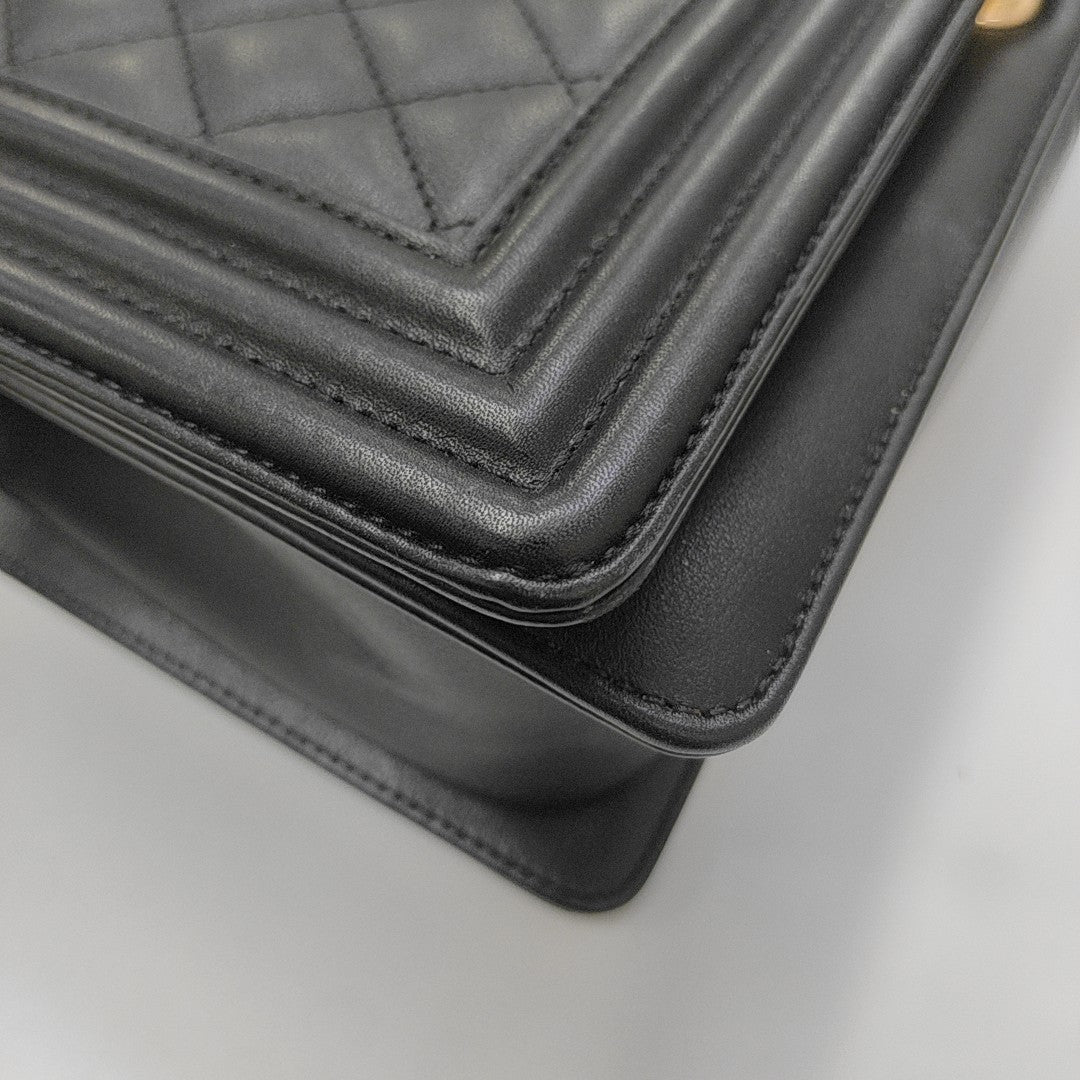 BOY CHANEL Large Quilted Calfskin Black