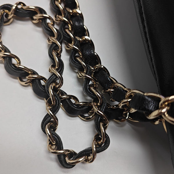 Bolso de hombro de cuero negro
