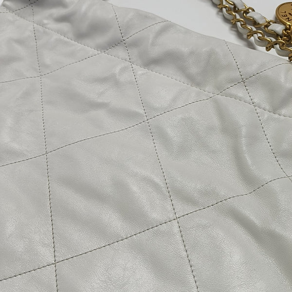 CHANEL 22 Small Quilted Calfskin White