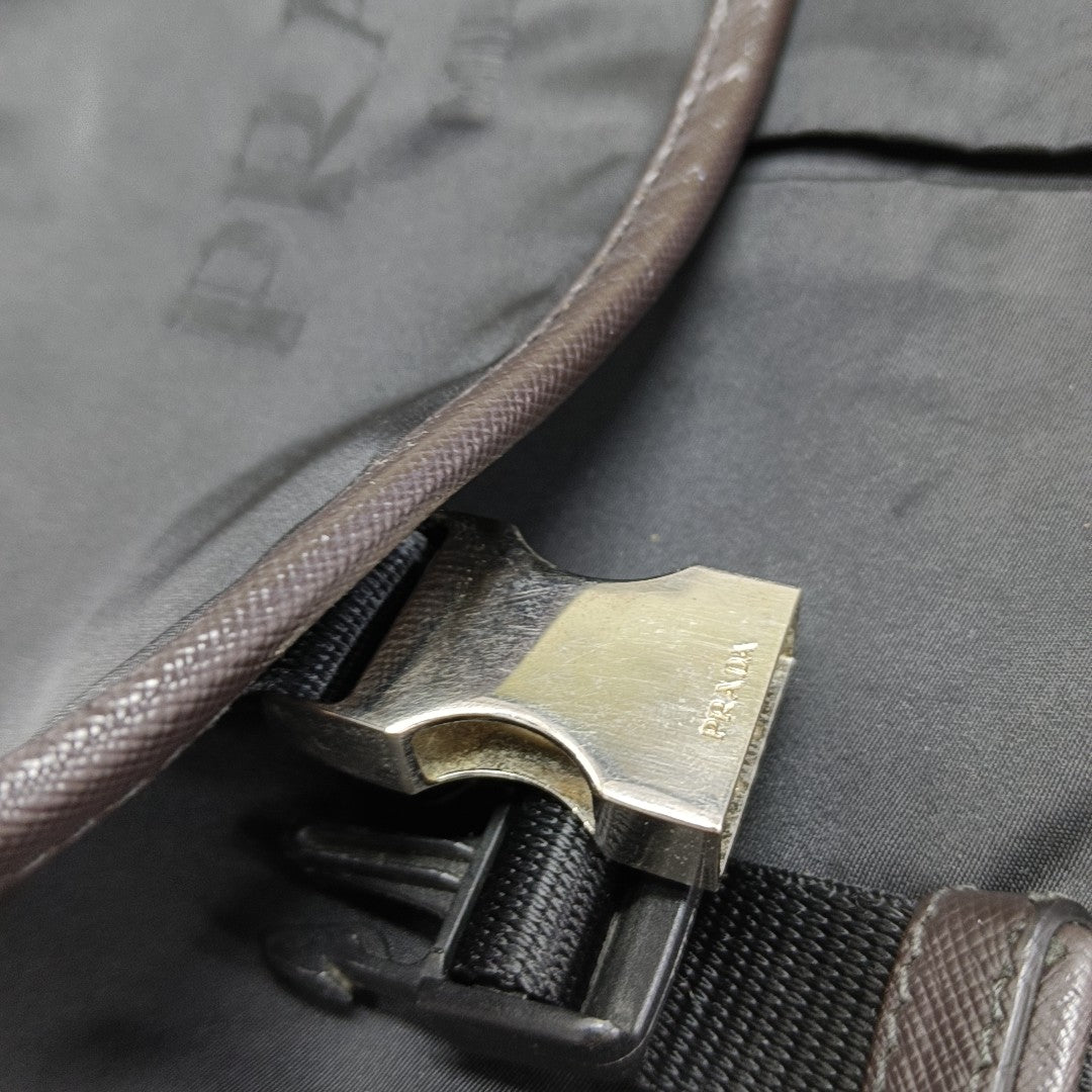 Vela Messenger Bag Nylon Black