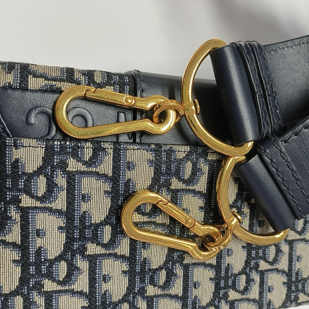 30 Montaigne Mini Oblique Canvas Blue