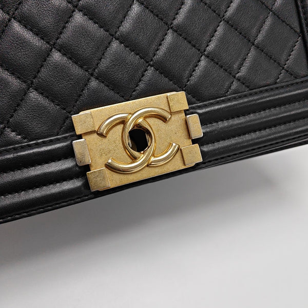 BOY CHANEL Medium Quilted Calfskin Black