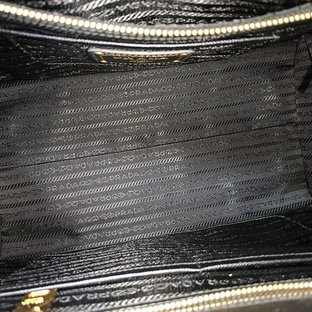 Saffiano Calfskin Shoulder Bag Black