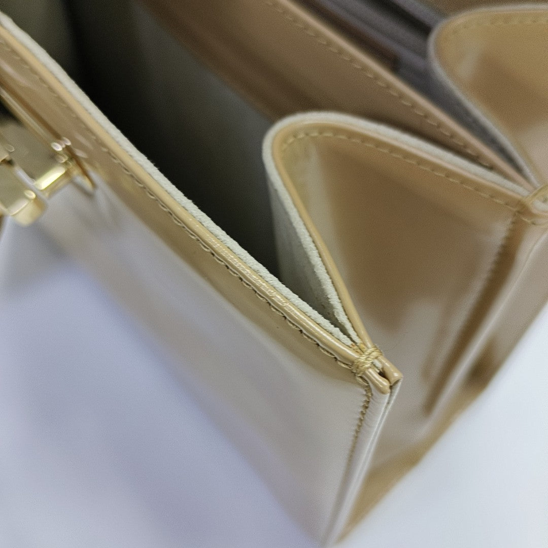 Kelly Medium Calfskin Brown