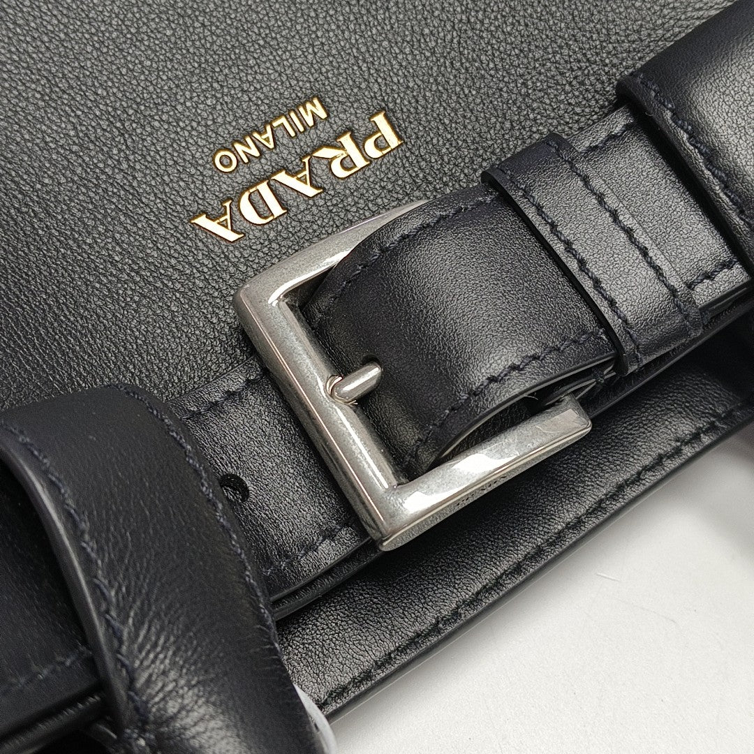 Buckle Small Calfskin Black