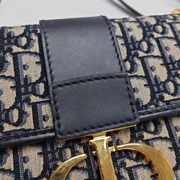 30 Montaigne Oblique Canvas Blue
