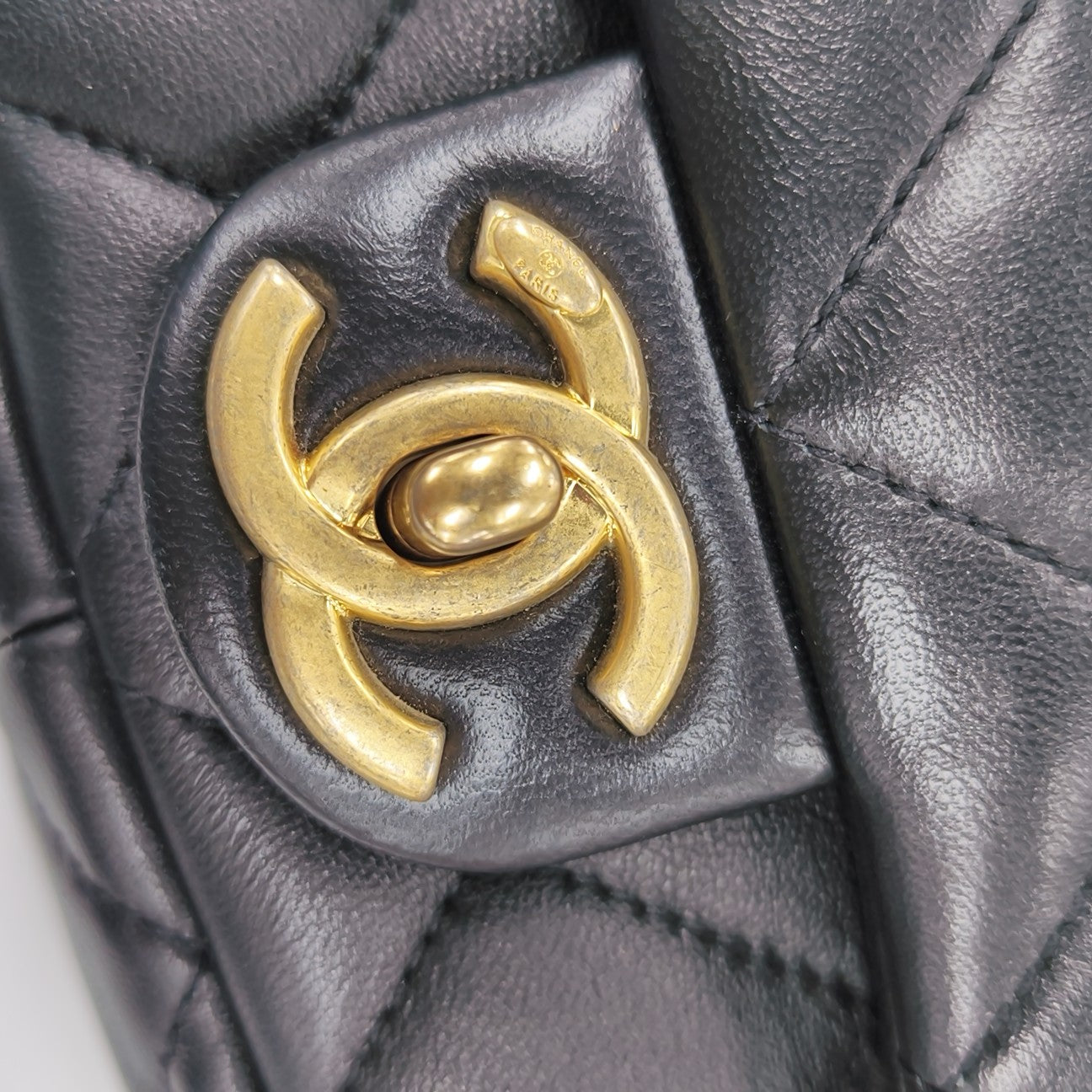 CLASSIC FLAP Mini Quilted Lambskin Black