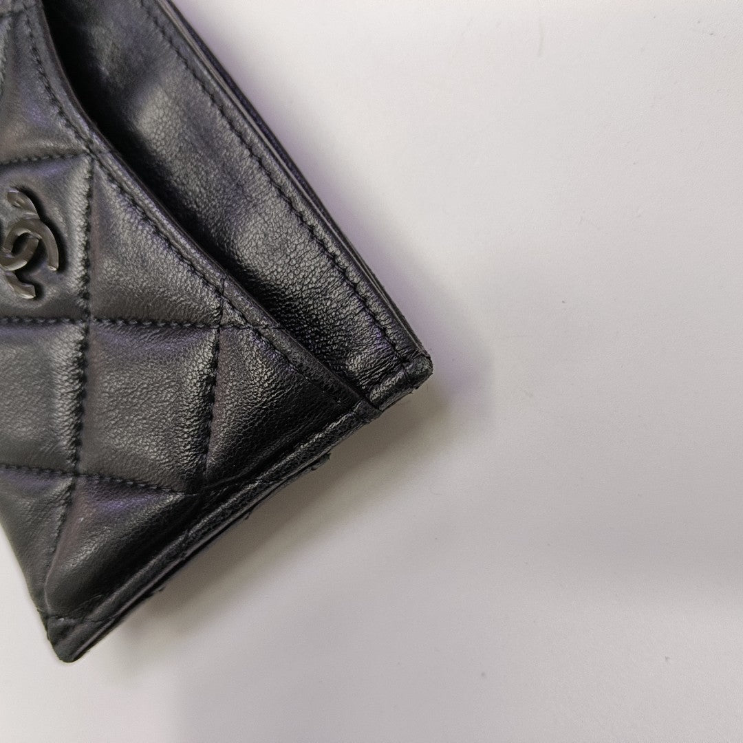 CLASSIC FLAP Quilted Lambskin Black Card Holder