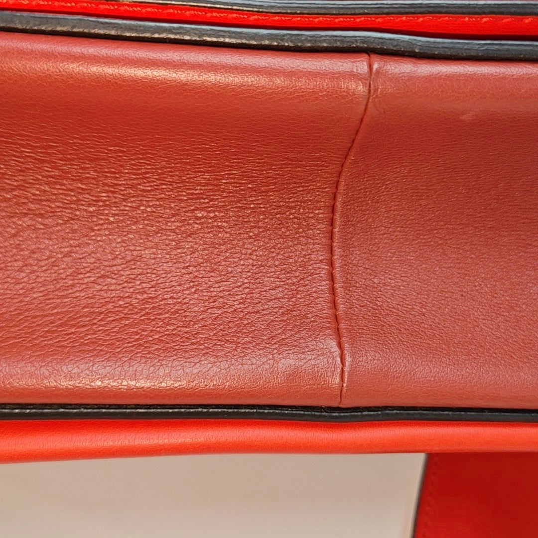 Authenticated pre-owned  FRAME Medium Calfskin Red - Shoulder Bag at Looply
