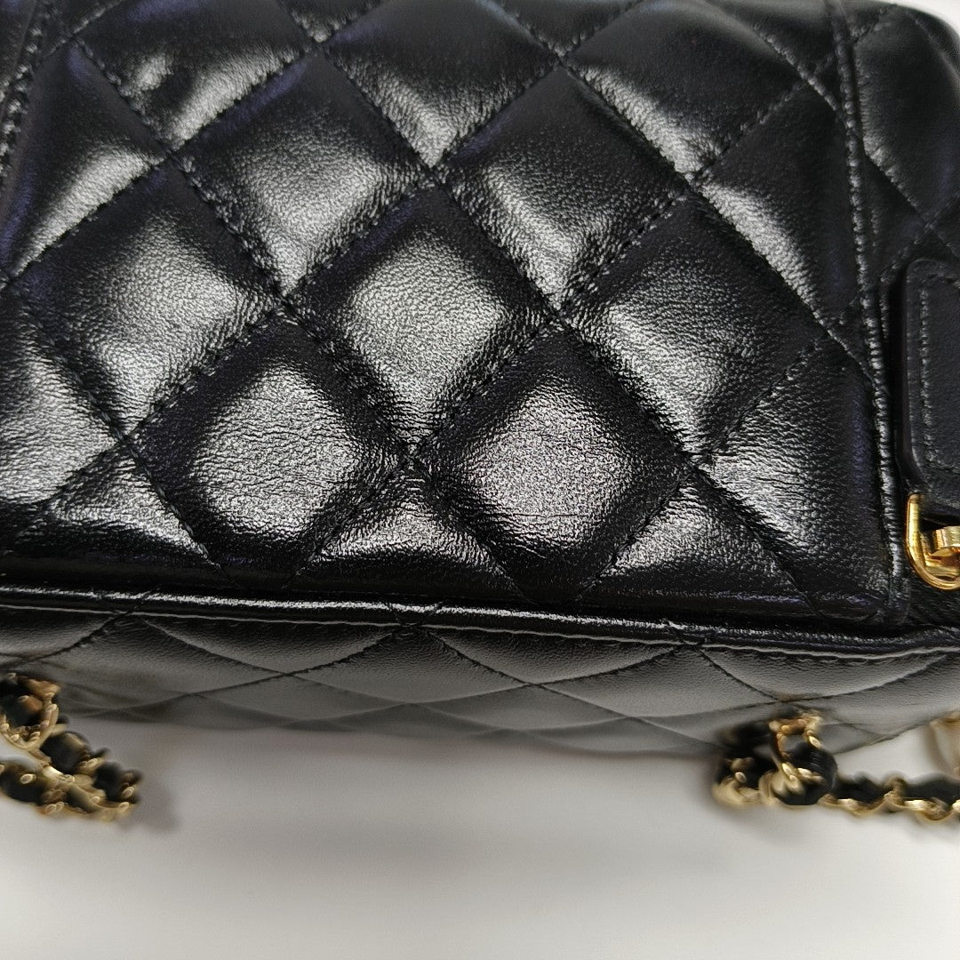 VANITY CASE Small Quilted Lambskin Black
