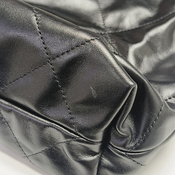CHANEL 22 Small Quilted Calfskin Black