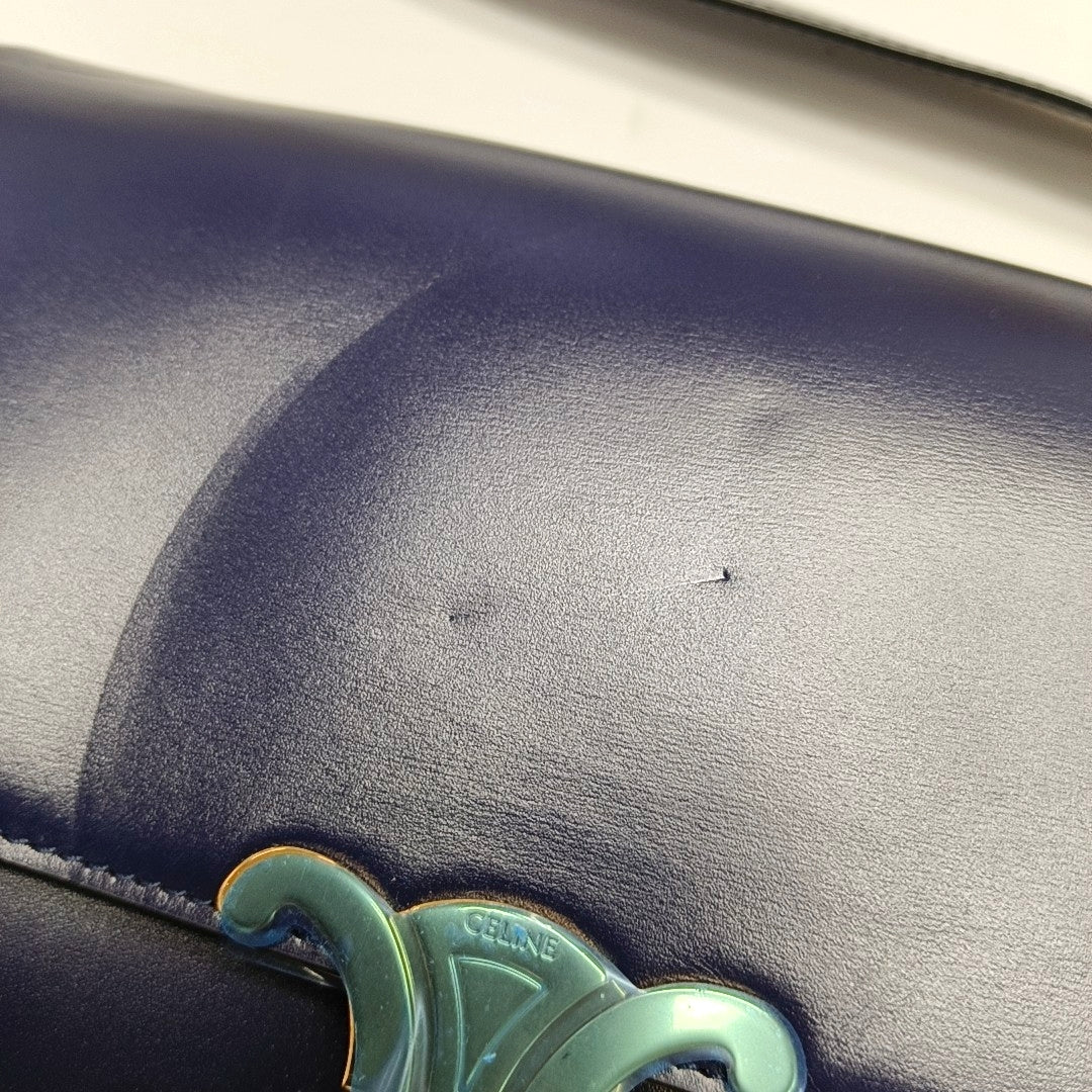Authenticated pre-owned  TRIOMPHE Medium Calfskin Blue - Crossbody Bag at Looply