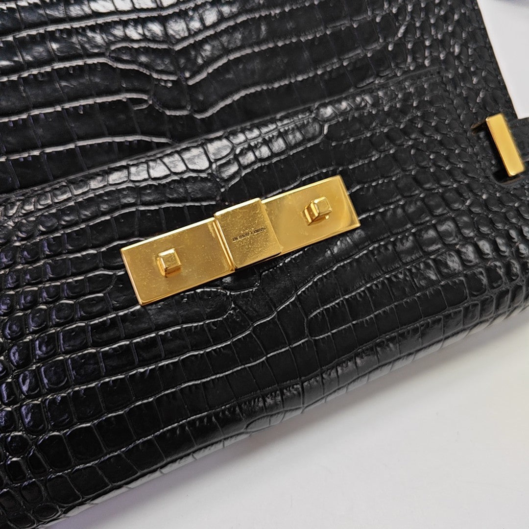 MANHATTAN Small Calfskin Black