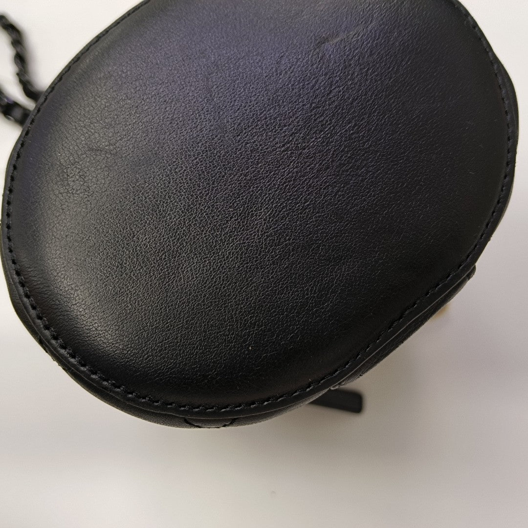 VANITY CASE Small Quilted Lambskin Black