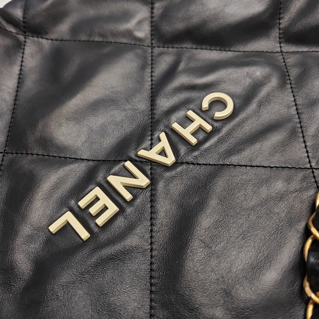 CHANEL 22 Small Quilted Calfskin Black