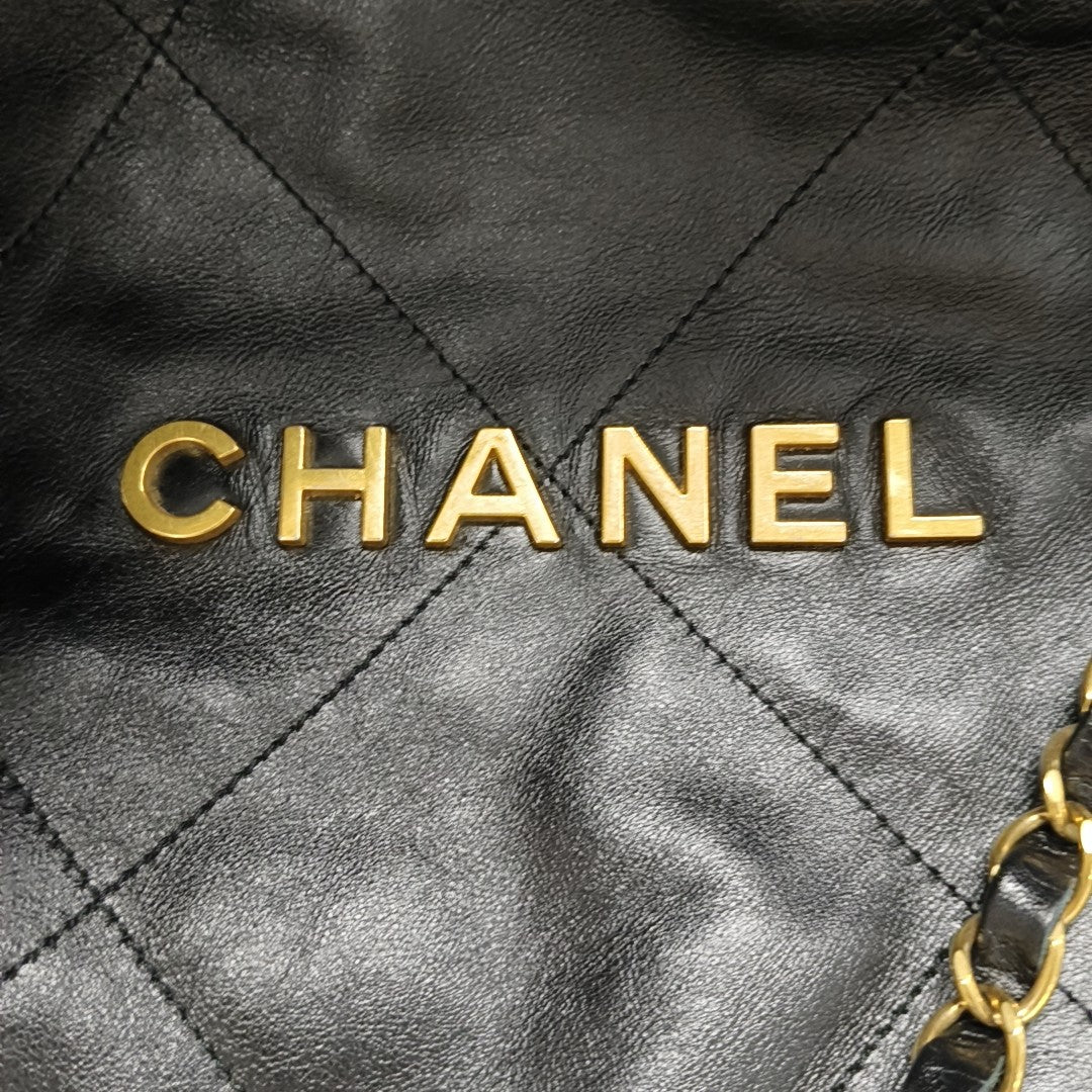 CHANEL 22 Small Quilted Calfskin Black