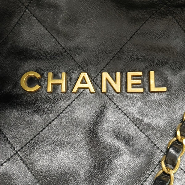 CHANEL 22 Small Quilted Calfskin Black