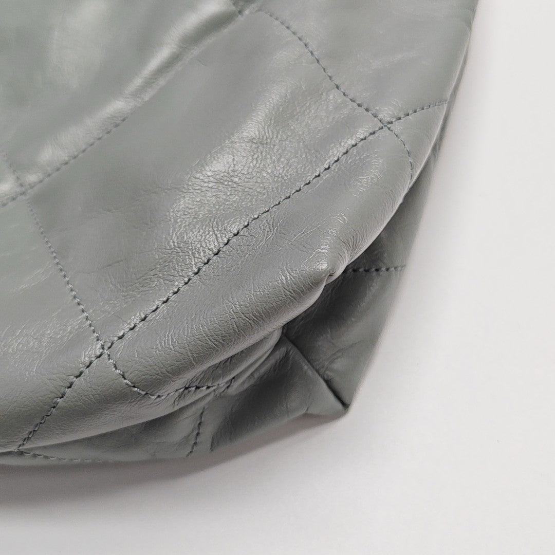 CHANEL 22 Small Quilted Calfskin Green