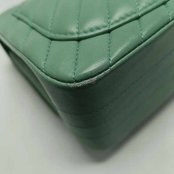CLASSIC FLAP Mini Chevron Calfskin Green