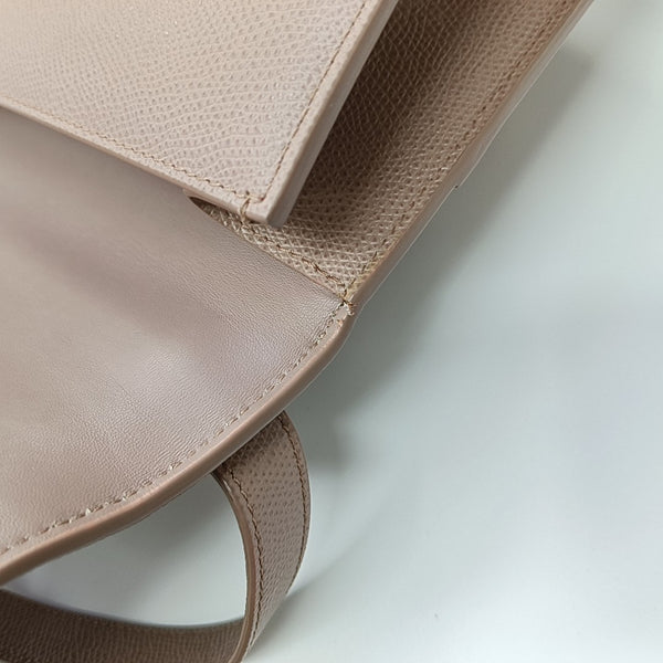 30 Montaigne Medium Calfskin Beige