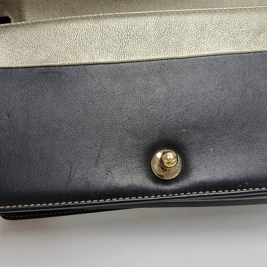 Authenticated pre-owned  BOY CHANEL Medium Calfskin Black - Crossbody Bag at Looply
