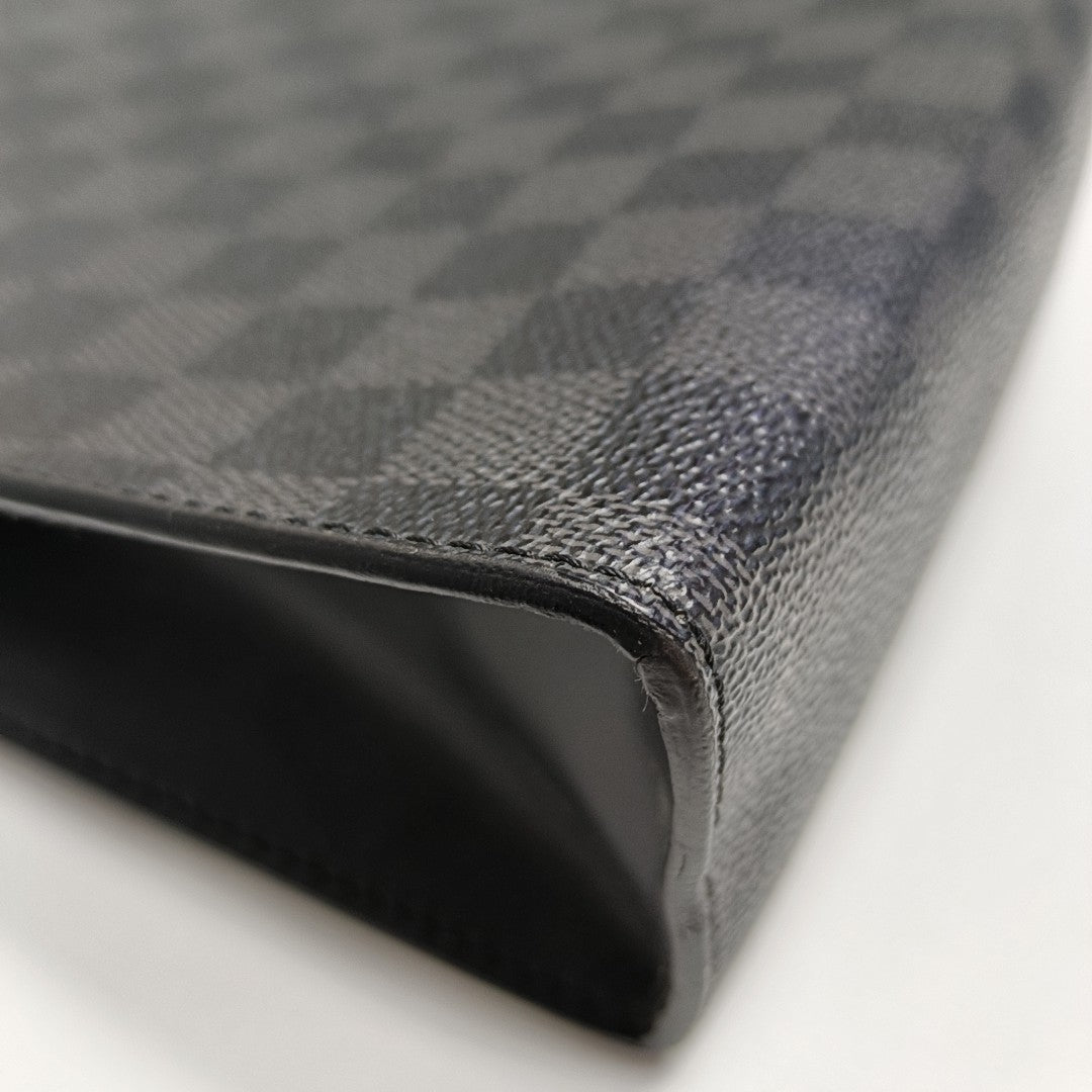 Pochette Voyag MM Damier Graphite Coated Canvas Gray